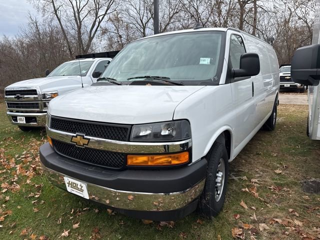 2025 Chevrolet Express Cargo Work Van's photo