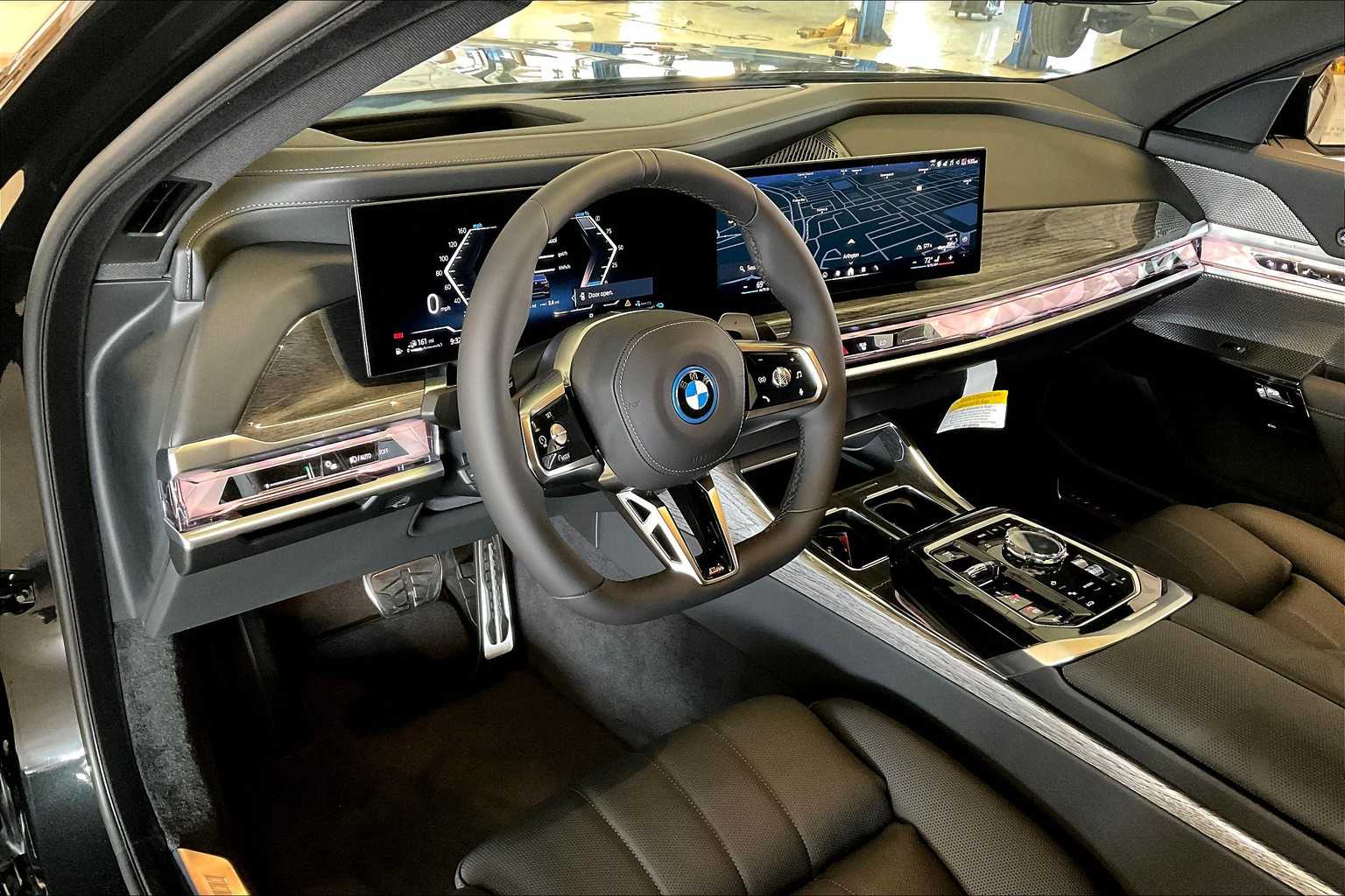 2026 Bmw 750e photo 8