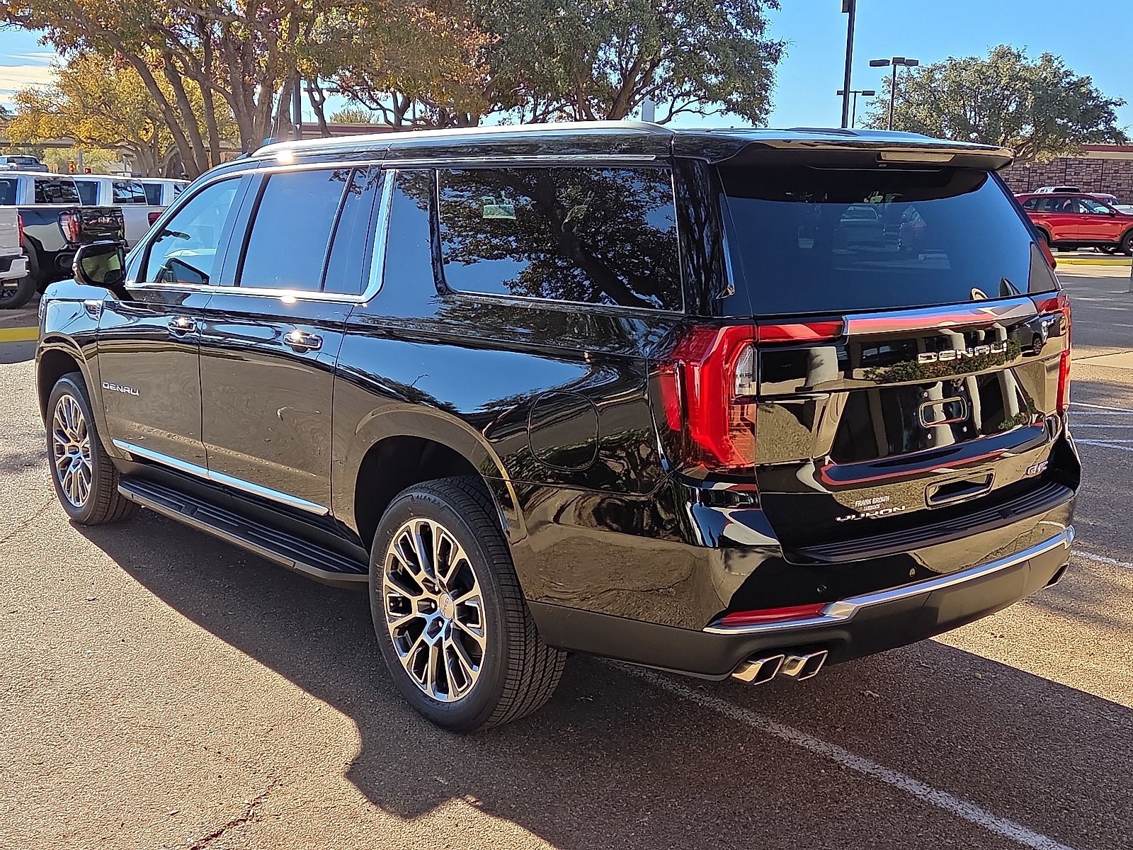 2026 Gmc Yukon XL Denali photo 2