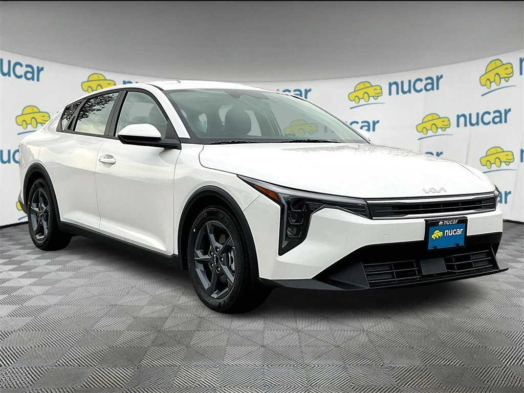 2025 Kia K4 LXS's photo