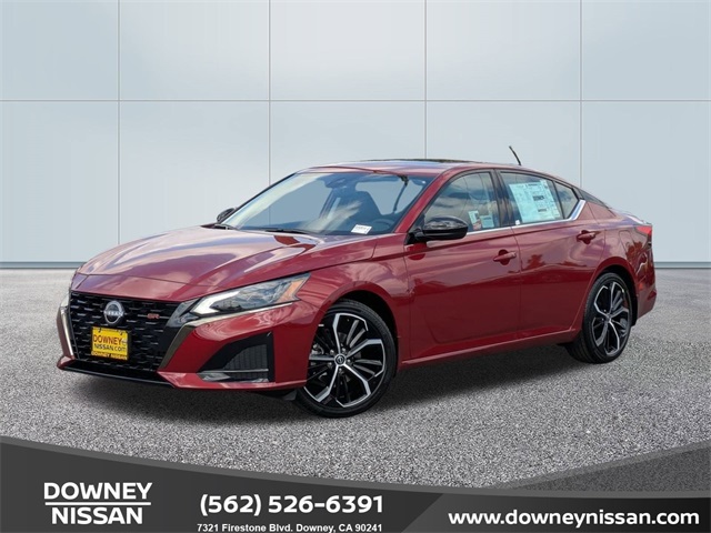 2025 Nissan Altima SR's photo