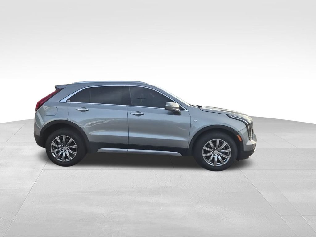 2023 Cadillac XT4 Premium Luxury photo 3