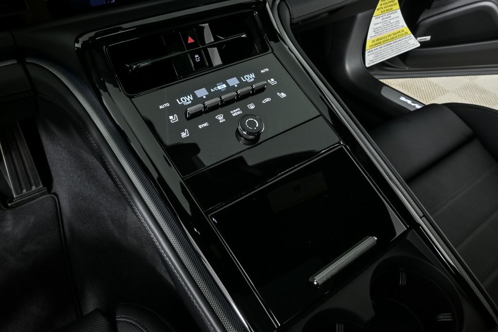 2025 Porsche Panamera Base photo 16