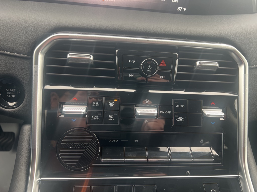 2025 Nissan Armada SV photo 19