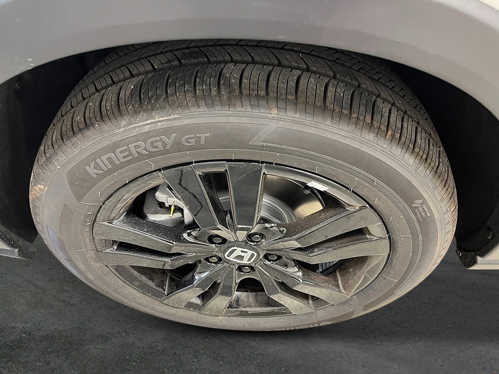 2026 Honda HR-V Sport photo 8