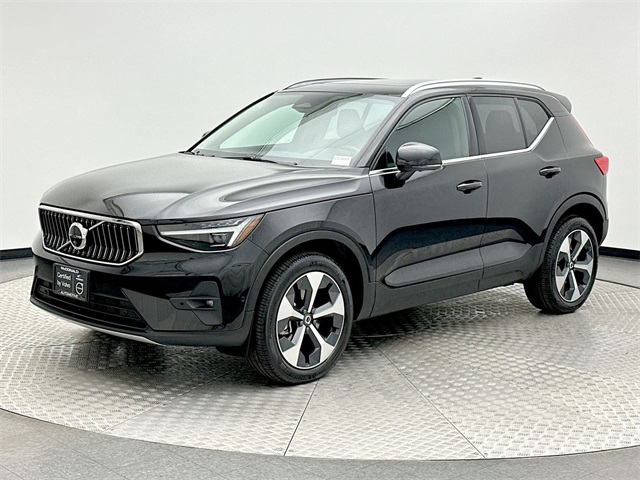 2025 Volvo XC40 Plus's photo