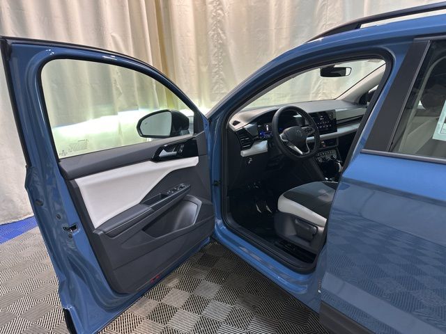 2025 Volkswagen Taos S photo 10