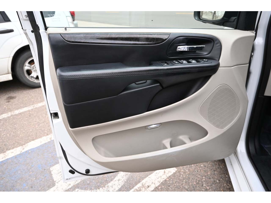 2016 Dodge Grand Caravan SE photo 25