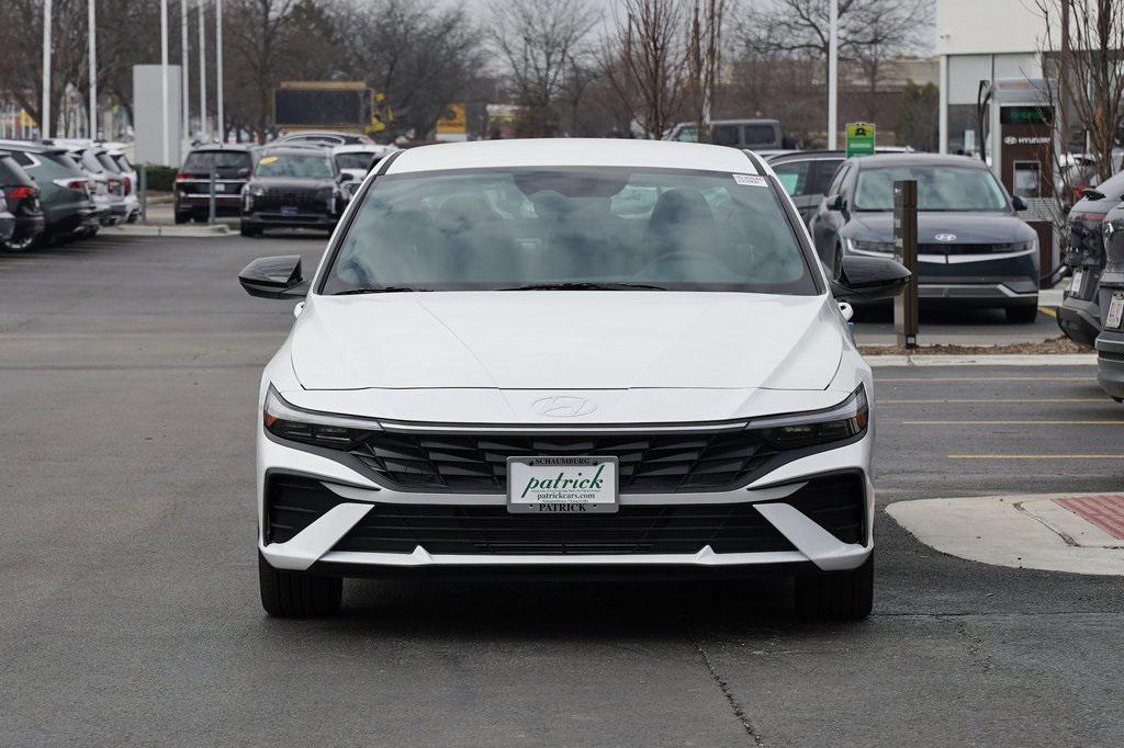 2025 Hyundai Elantra SEL Sport photo 2