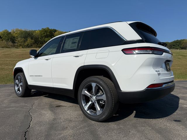 2025 Jeep Grand Cherokee Limited photo 7