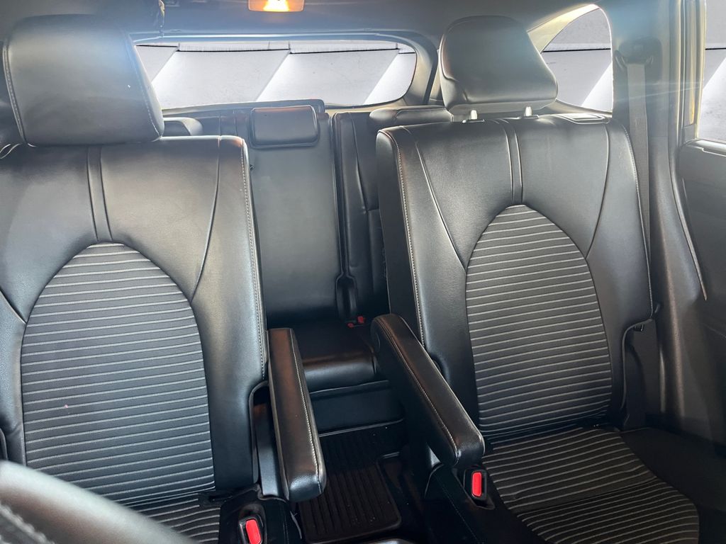 2023 Toyota Highlander XSE photo 16