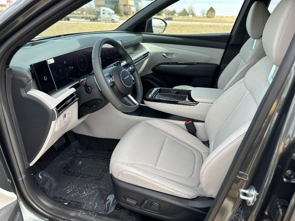 2025 Hyundai Tucson Hybrid Limited photo 18