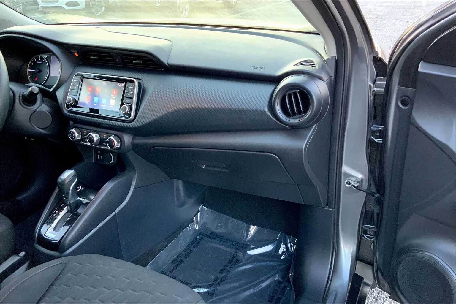 2021 Nissan Kicks S photo 15