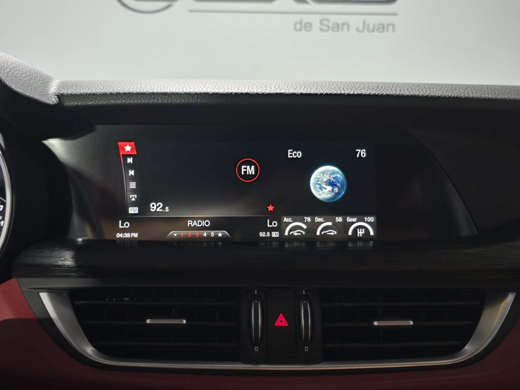 2019 Alfa Romeo Stelvio Base photo 19