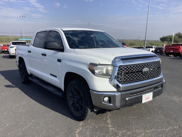2020 Toyota Tundra SR5's photo