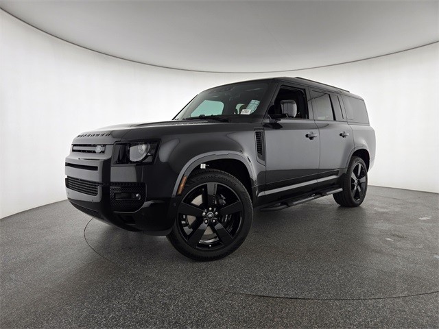 2025 Land Rover Defender V8's photo