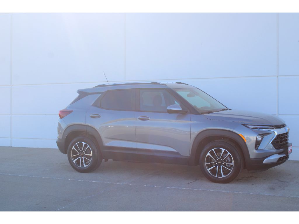 2026 Chevrolet Trailblazer LT photo 3