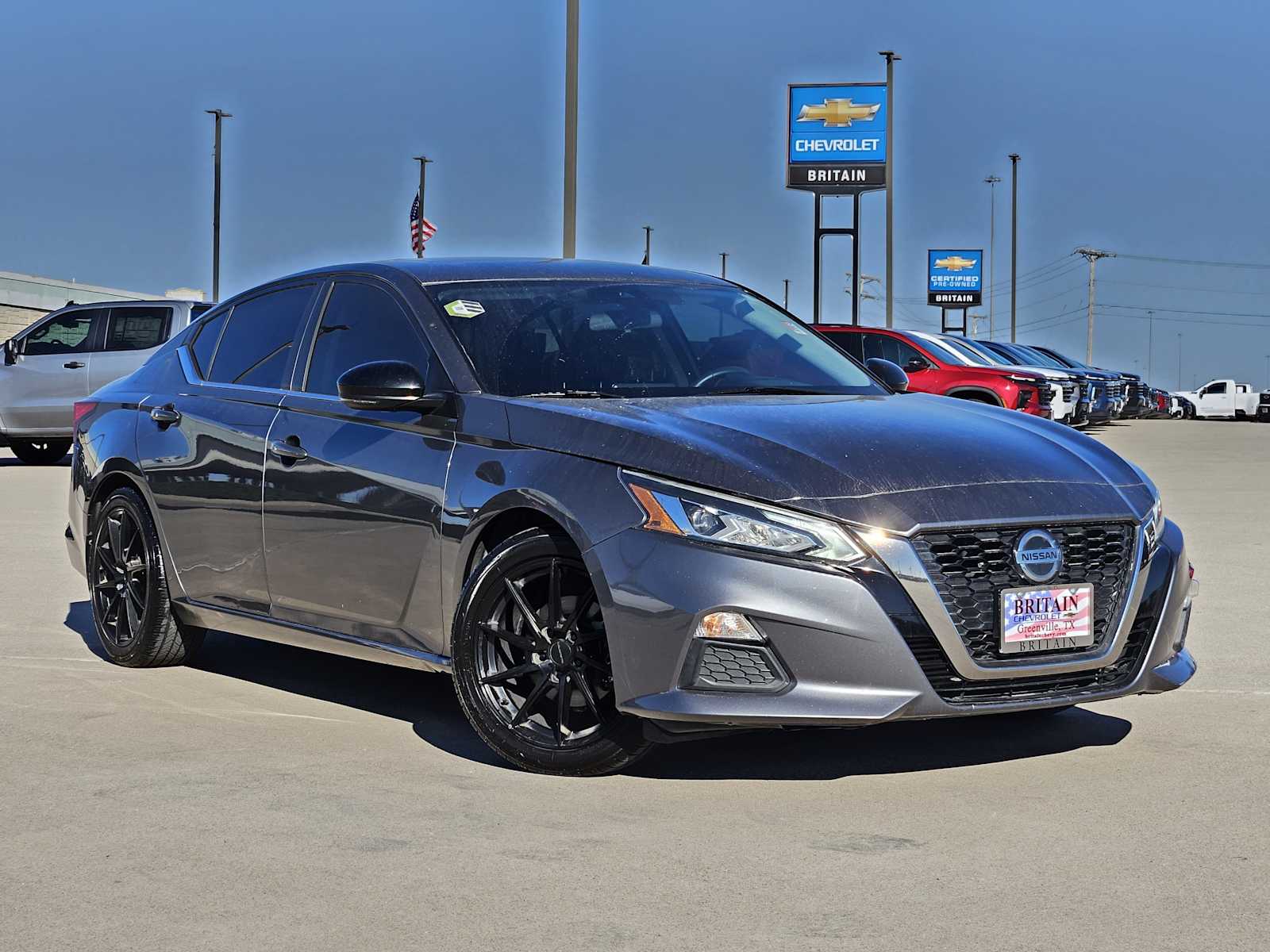 2020 Nissan Altima SR's photo