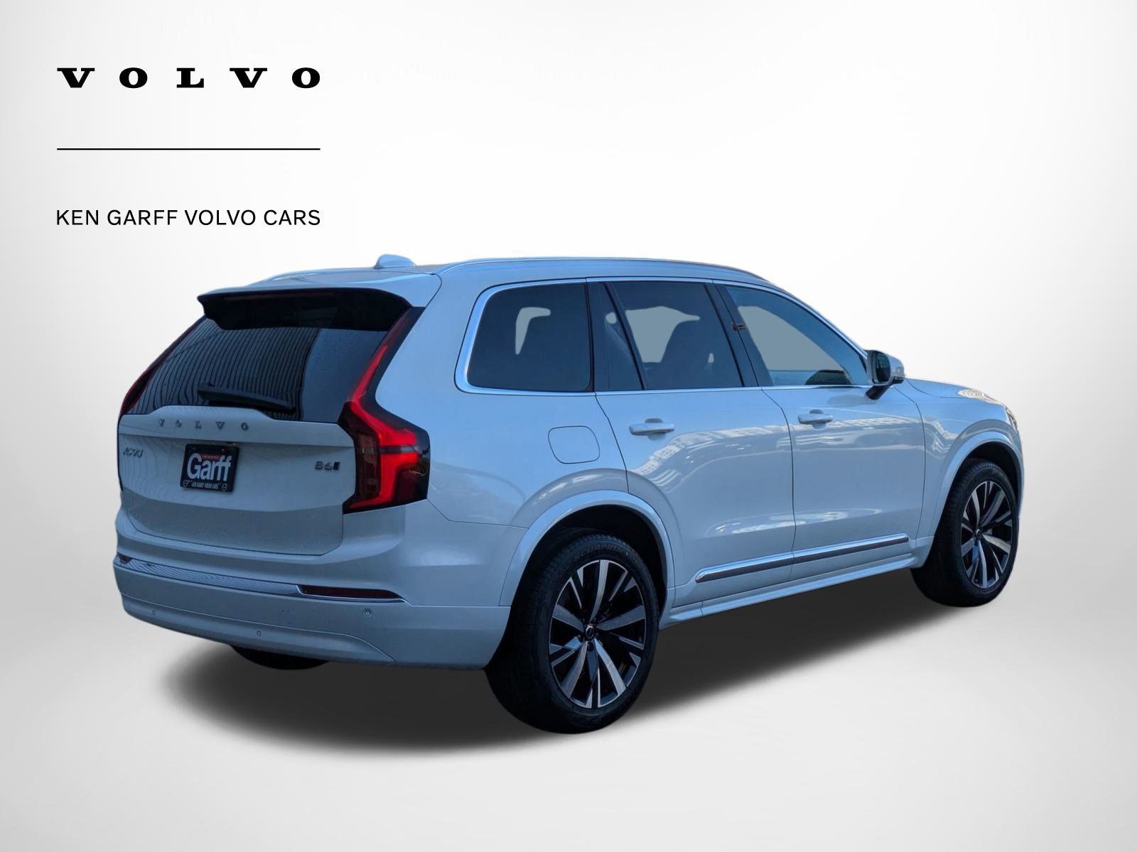 2025 Volvo XC90 Core photo 3
