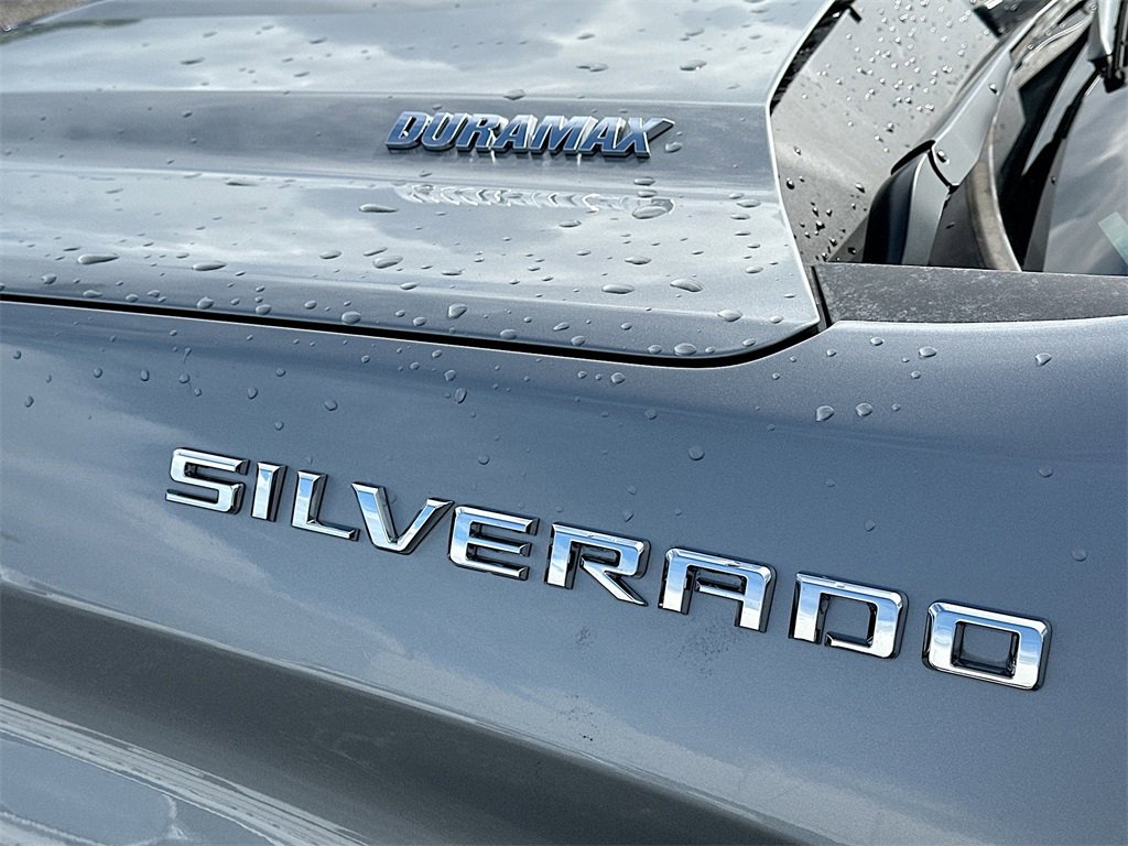 2025 Chevrolet Silverado 1500 LT photo 17
