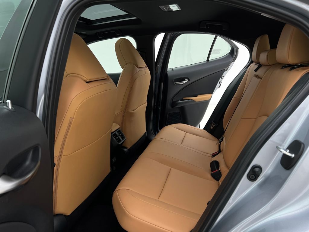 2025 Lexus UX Premium photo 17