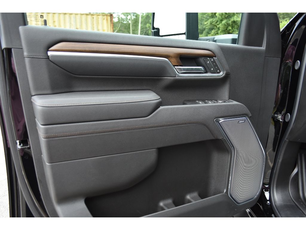 2025 Chevrolet Silverado 2500HD High Country photo 18