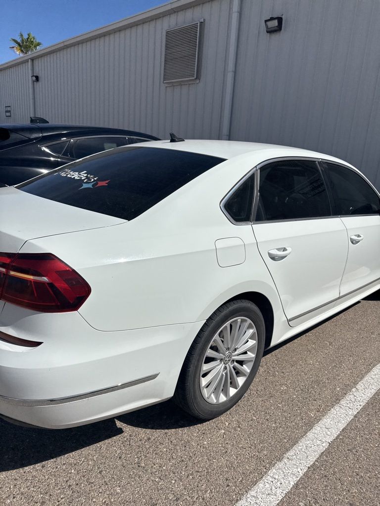 2017 Volkswagen Passat SE photo 7