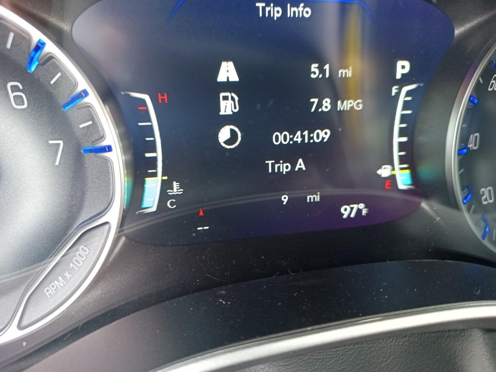2026 Chrysler Pacifica photo 2