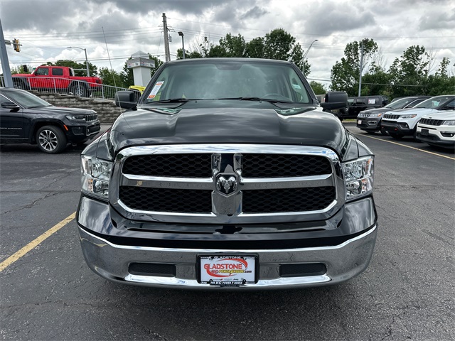 2024 Ram 1500 Classic SLT photo 4