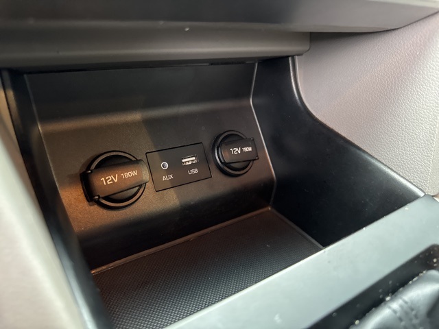 2020 Hyundai Elantra SEL photo 24