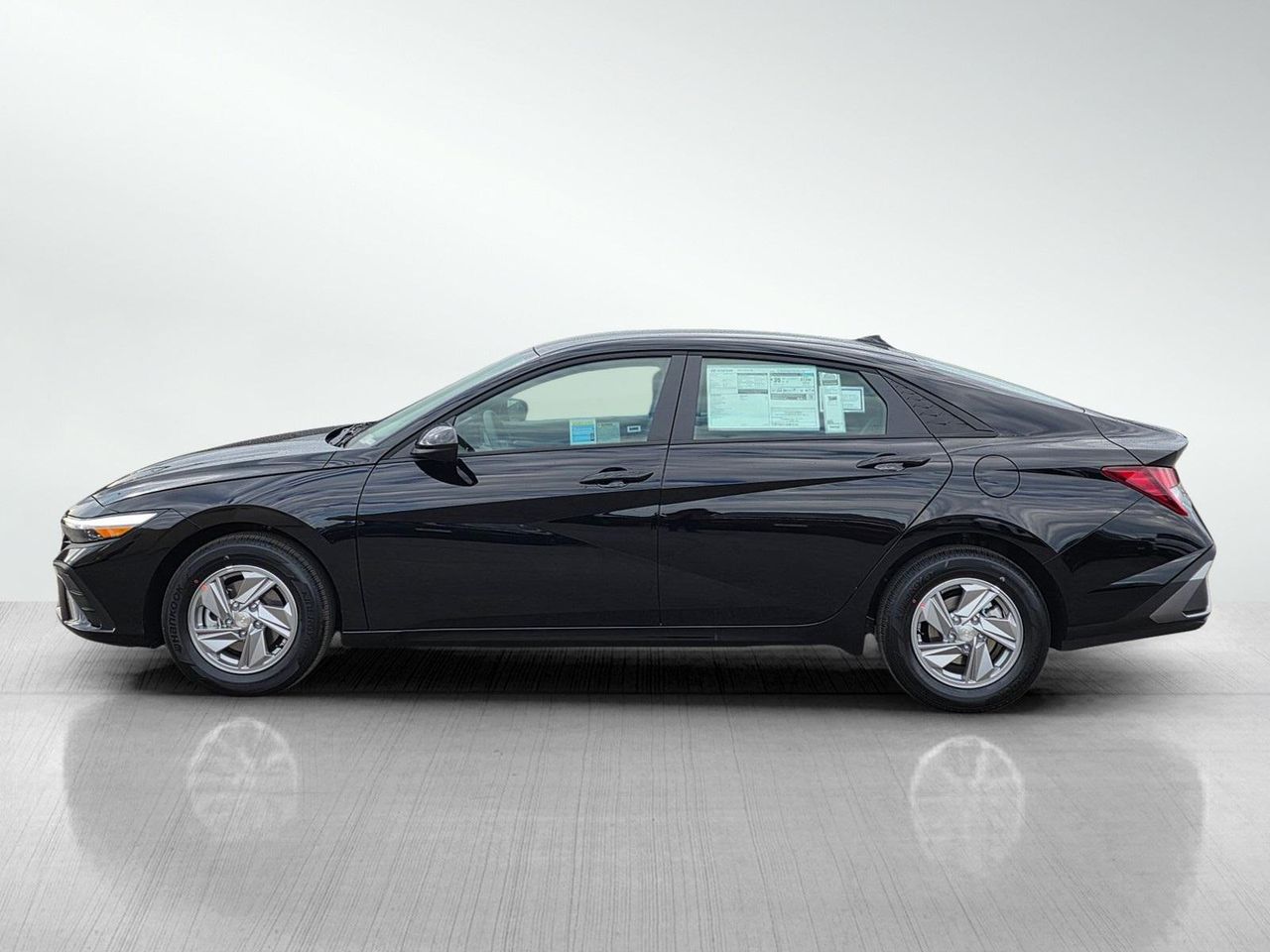 2026 Hyundai Elantra SE photo 4
