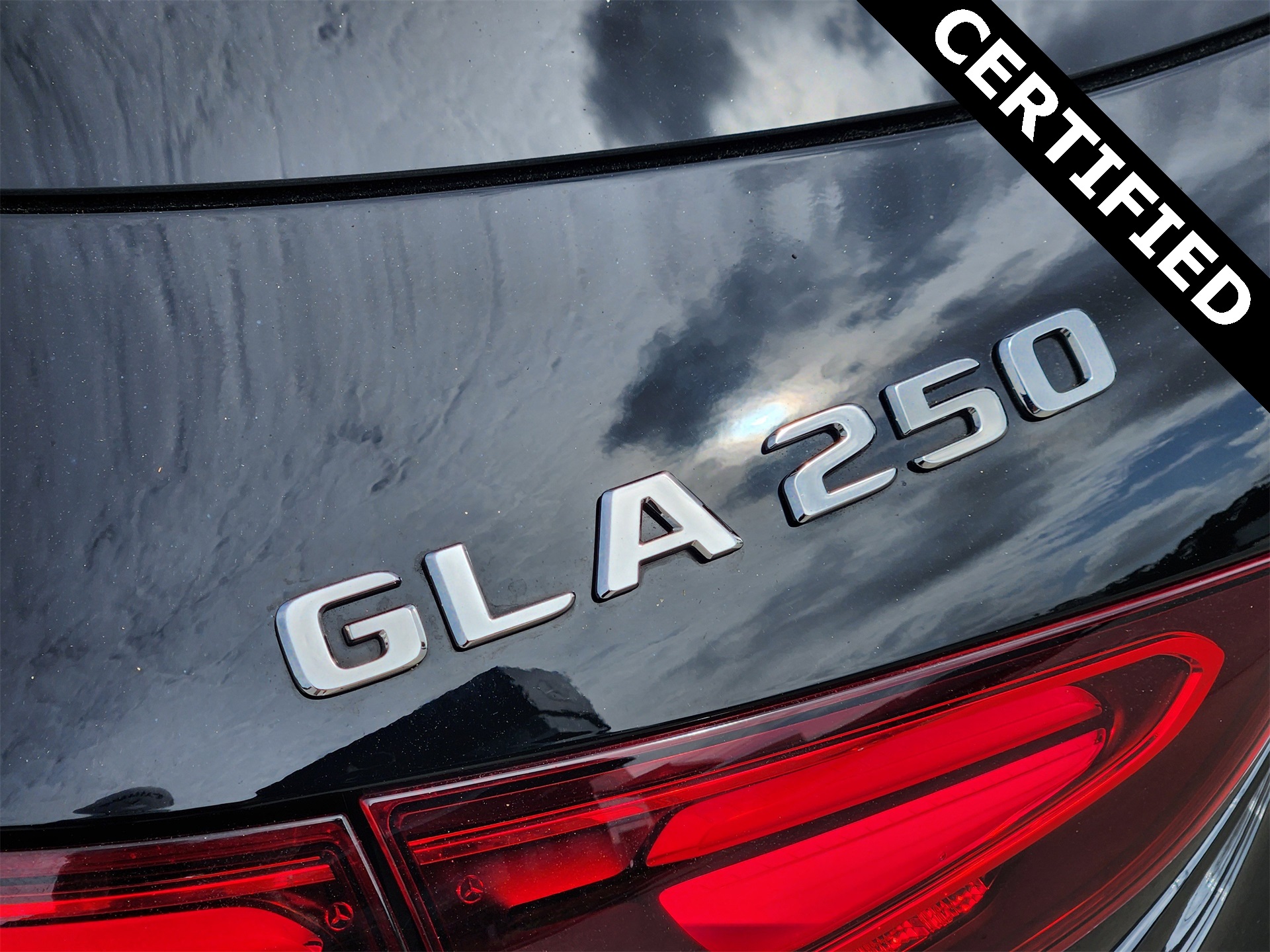 2024 Mercedes Benz GLA 250 photo 4