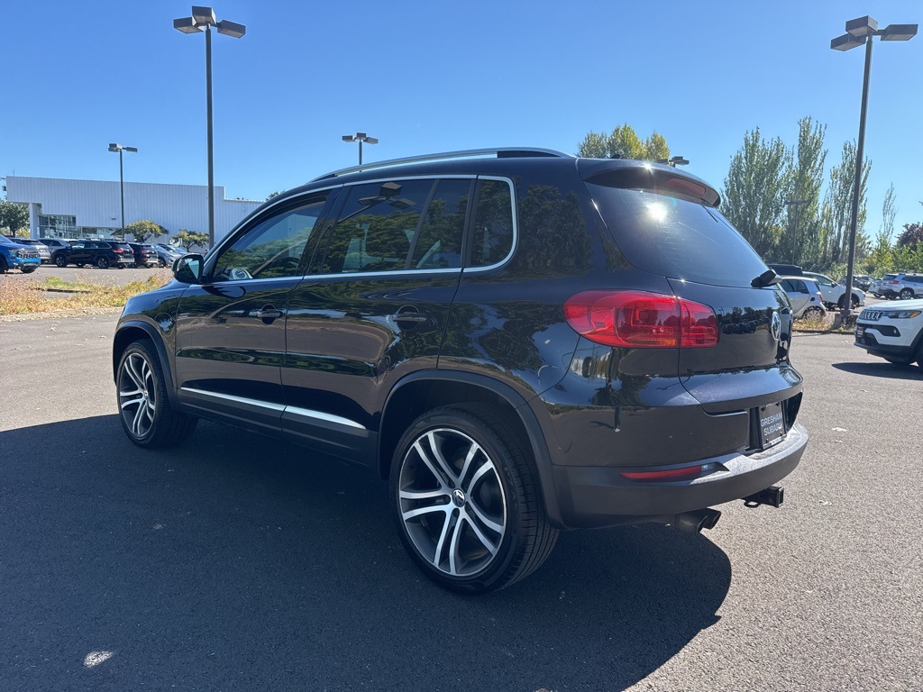 2017 Volkswagen Tiguan SEL photo 4