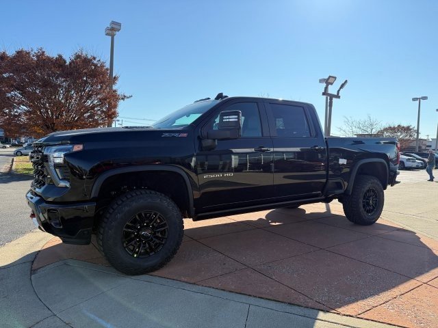 2026 Chevrolet Silverado 2500HD ZR2 photo 3