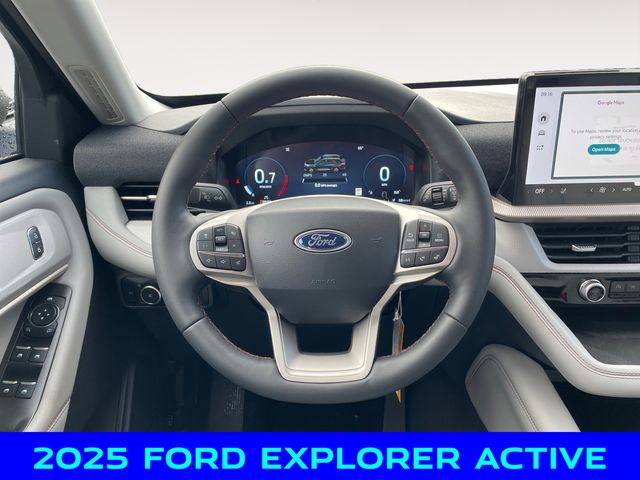 2025 Ford Explorer photo 12