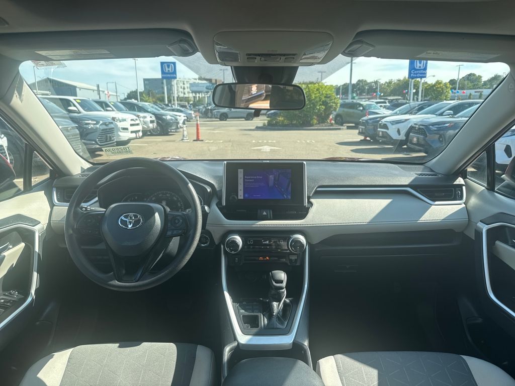 2023 Toyota RAV4 XLE photo 2