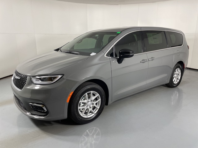 2025 Chrysler Pacifica photo 4