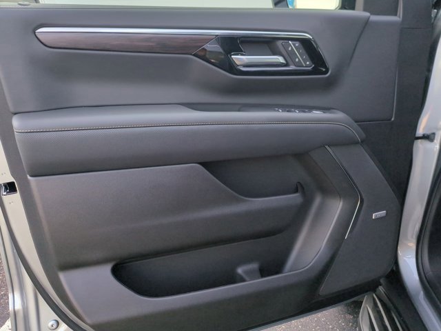 2026 Chevrolet Suburban Premier photo 18