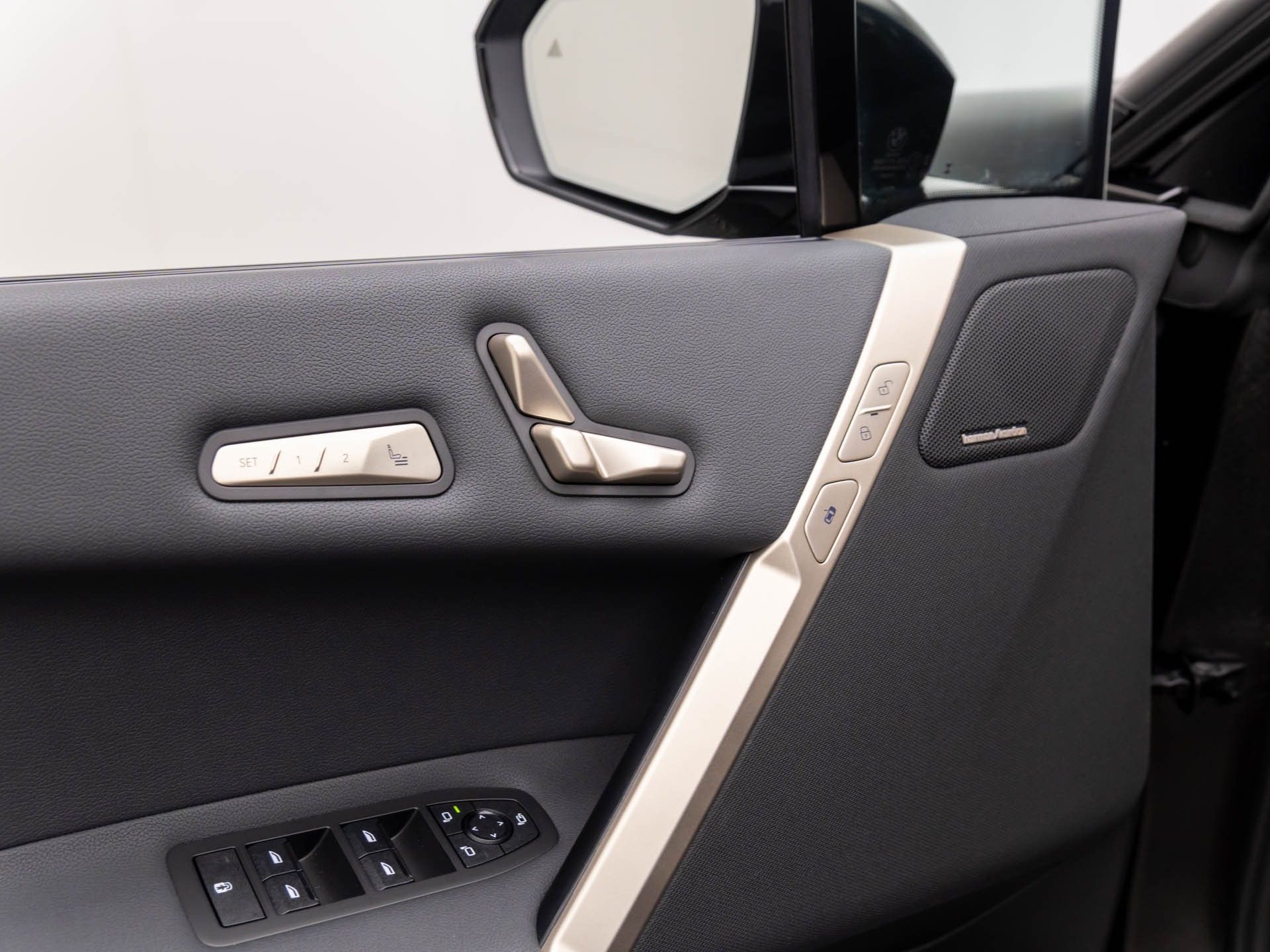 2025 Bmw iX photo 12