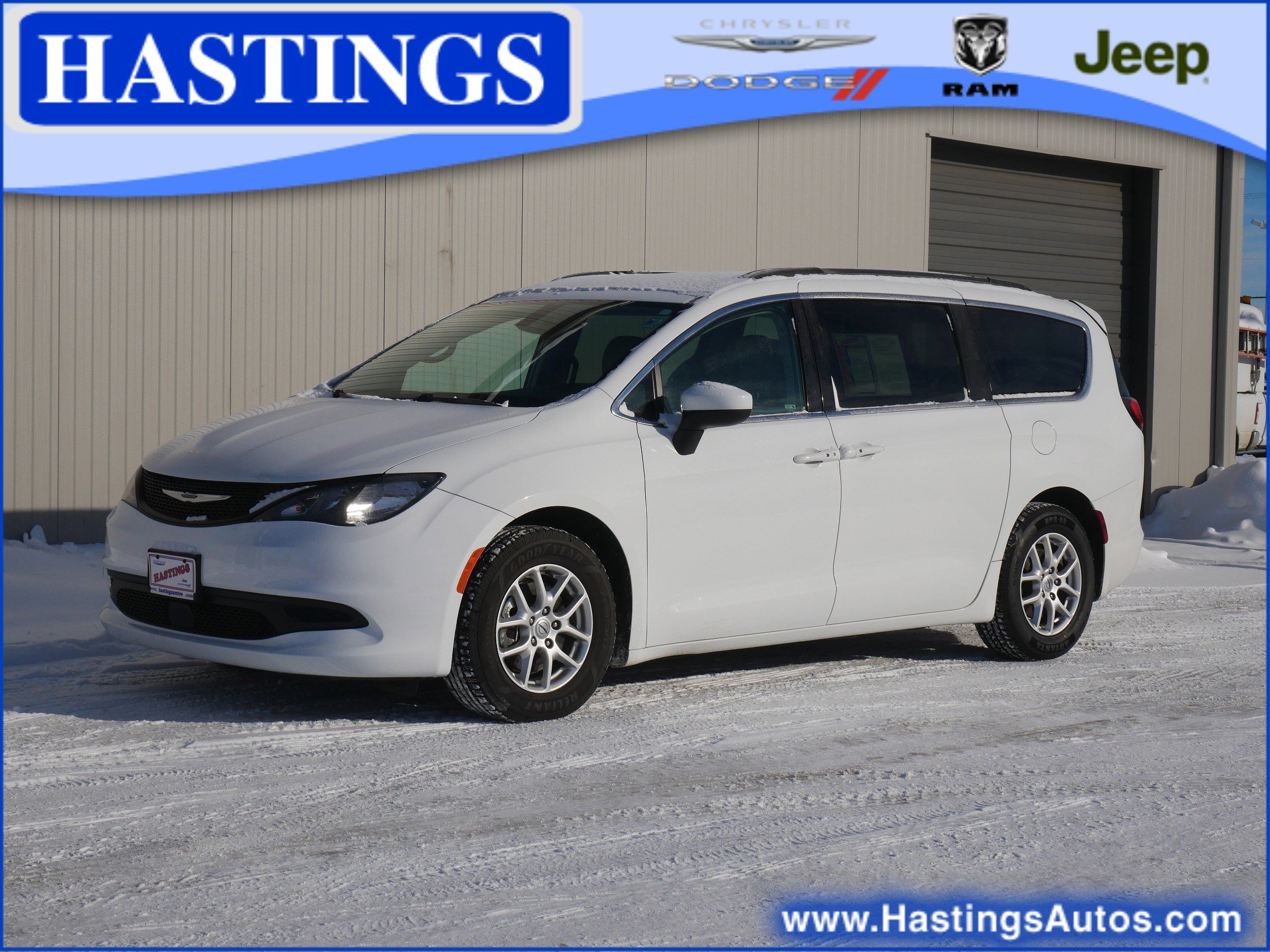 2021 Chrysler Voyager's photo