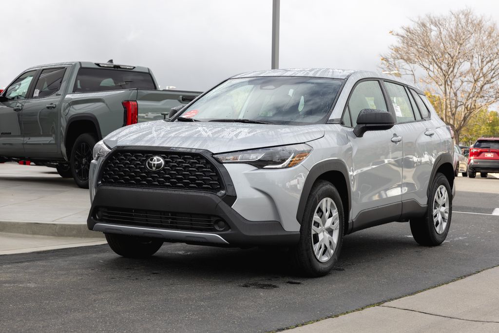 2025 Toyota Corolla Cross L photo 2