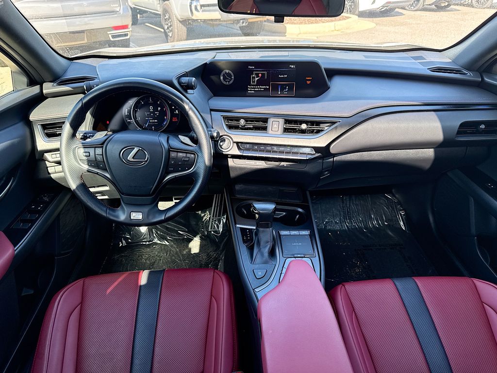 2022 Lexus UX 200 F SPORT photo 25