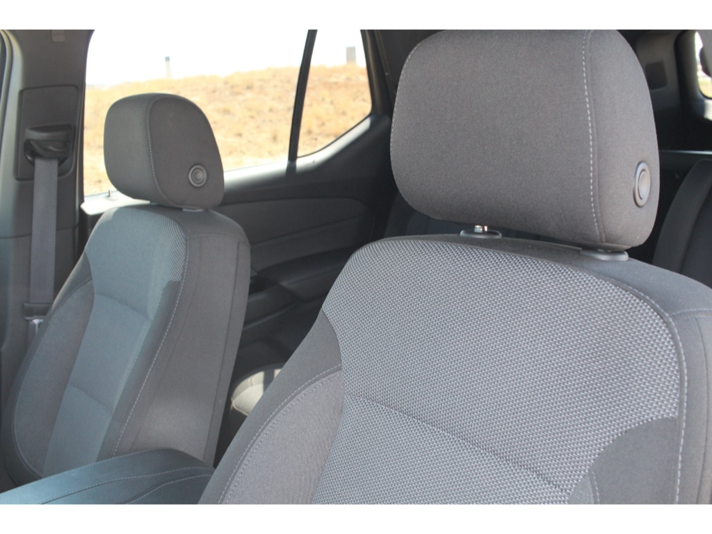 2023 Chevrolet Traverse Cloth photo 13