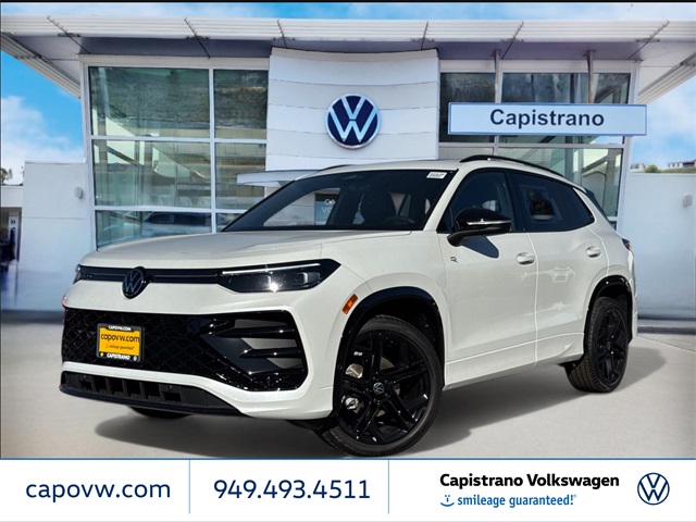 2026 Volkswagen Tiguan SE R-LINE BLACK's photo