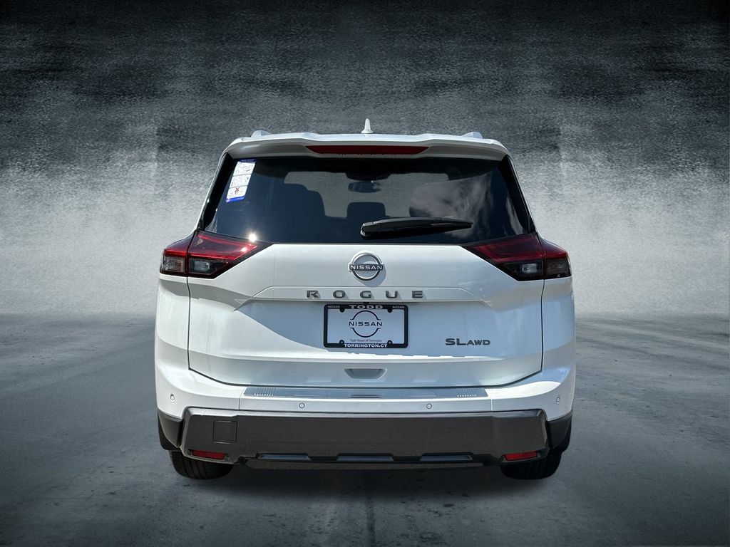 2025 Nissan Rogue SL photo 3