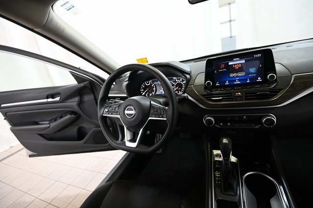 2023 Nissan Altima 2.5 SV photo 24