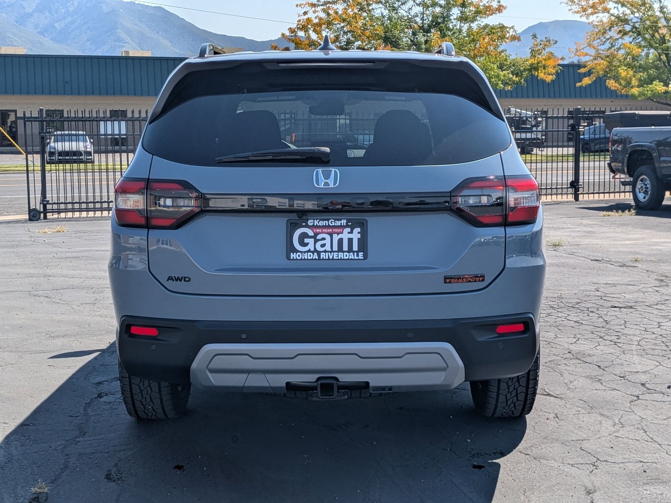 2025 Honda Pilot TrailSport photo 4
