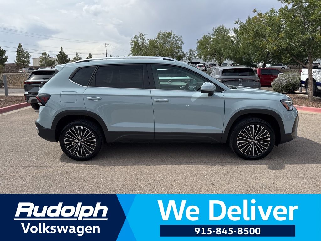 2025 Volkswagen Taos SE photo 5