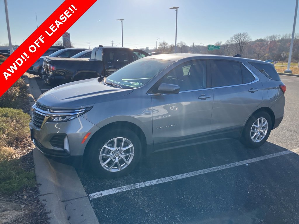 2023 Chevrolet Equinox LT photo 2