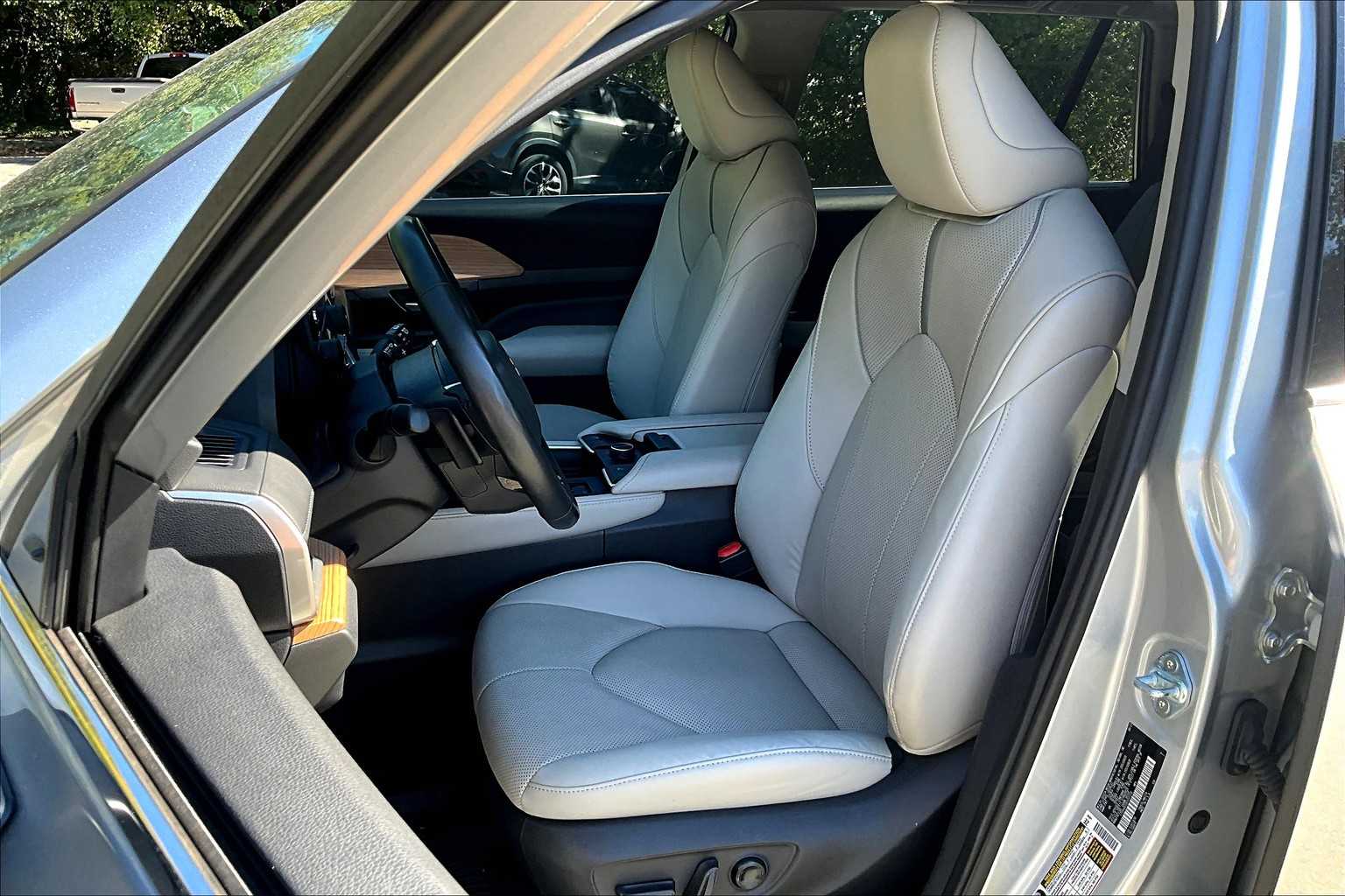 2024 Toyota Grand Highlander Platinum AWD photo 7